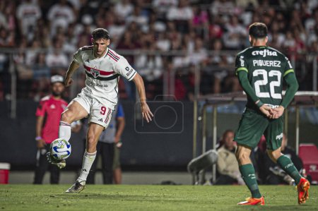 Photo for SAO PAULO (SP), Brazil 06/11/2023 - Calleri during the match between Sao Paulo and Palmeiras, valid for the tenth round match of the 2023 Brazilian Football Championship - Royalty Free Image