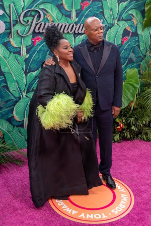 Photo for The 76th Annual Tony Awards. June 12, 2023, New York, New York, USA: LaTanya Richardson Jackson and Samuel L. Jackson attend The 76th Annual Tony Awards at United Palace Theater on June 11, 2023 in New York City. - Royalty Free Image
