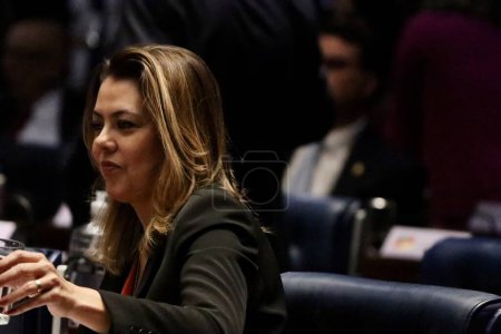 Foto de Brasilia (DF), 07 / 04 / 2023 - POLÍTICA / SENADO / SENADORES - Senadora Leila Barros (PDT-DF) en el Plenario del Senado; en la tarde de este martes 4 de julio de 2023 en el Senado Federal de Brasilia. - Imagen libre de derechos