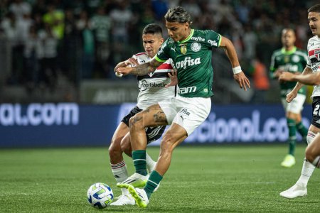 Photo for Sao Paulo, Brazil - 07/13/2023 - COPA DO BRASIL/PALMEIRAS X SAO PAULO - Throw during a match between Palmeiras and Sao Paulo, valid for the second leg of the quarterfinals of the Copa do Brasil, held at Allianz Parque - Royalty Free Image