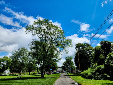 Foto de Vista de Norwood City. 08 de agosto 2023, Norwood, Massachusetts, Estados Unidos: La ciudad de Norwood es una villa ubicada en el condado de Norfolk en el estado estadounidense de Massachusetts. - Imagen libre de derechos