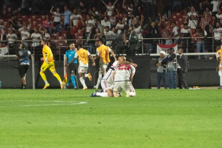 Photo for Sao Paulo (SP), Brazil 08/10/2023 - Caleri's goal throw for the Sao Paulo tricolor during the match between Sao Paulo and San Lourenzo of Argentina valid for the Copa Sul Americana on the night of this Thursday - Royalty Free Image