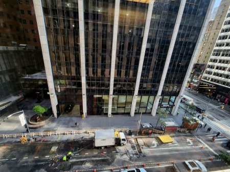 Photo for (NEW) Workers replacing gas pipe in Manhattan. August 11, 2023, New York, USA: Workers are seen working on replacing gas pipe on W46 street between 6th Avenue and 7th Avenue, in Manhattan, New York. - Royalty Free Image