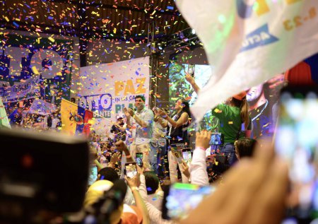 Foto de Campaña de Clausura del Candidato Presidencial de Ecuador Otto Sonnenholzner. 17 de agosto de 2023, Guayaquil, Ecuador: El candidato presidencial de Ecuador, Otto Sonnenholzner, realizó su campaña de clausura - Imagen libre de derechos