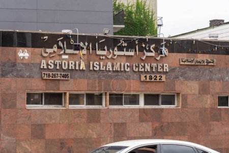 Photo for Muslim Call to Prayer Can Now Be Broadcast Publicly in New York City Without a Permit. August 29, 2023, New York, New York, USA:  The Al-Iman Astoria Islamic Center seen on August 29, 2023 in the Astoria neighborhood of Queens - Royalty Free Image
