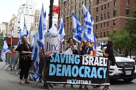 Photo for Israelis Protest against Israeli Prime Minister Benjamin Netanyahu, on changing the Judiciary laws of Israel. August 29th 2023, New York, USA: Israelis Protest against Israeli Prime Minister Benjamin Netanyahu - Royalty Free Image
