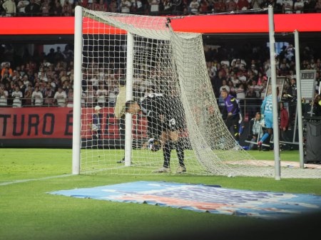 Photo for SAO PAULO (SP), 08/31/2023 - Goalkeeper Rafael during the match between Sao Paulo (BRA) against LDU Quito (ECU), in the second leg of the Wednesdays of Final of the 2023 Copa Sudamericana - Royalty Free Image