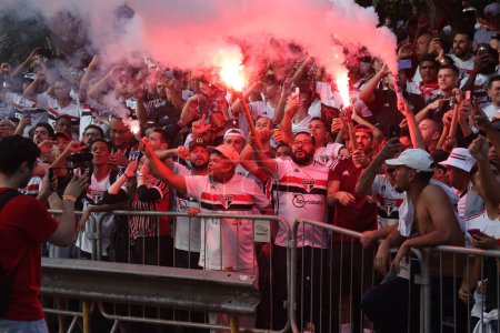 Téléchargez les photos : SAO PAULO (SP), Brésil 31 / 08 / 2023 - Arrivée des équipes LDU et Sao Paulo, pour la deuxième étape des quarts de finale Copa Sudamericana 2023, entre Sao Paulo et LDU Quito, au Cicero Pompeu de Toledo (Morumbi), - en image libre de droit