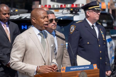 Photo for Mayor Adams Unveils Extensive Strategy To Combat Car Thefts In New York City. September 6, 2023, New York, New York, USA: New York City Mayor Eric Adams announces a comprehensive new plan to crack down on auto thefts - Royalty Free Image