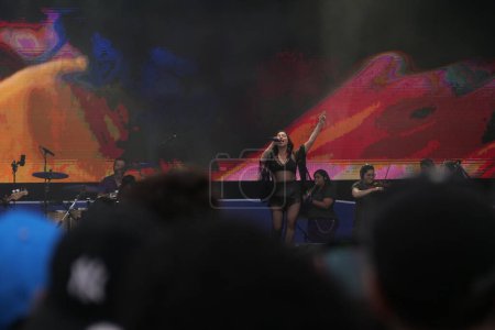 Téléchargez les photos : SAO PAULO (SP), Brésil 09 / 09 / 2023 - Performance du chanteur Pitty lors de la première édition du Festival de la Ville, tenue à l'Autodromo de Interlagos, au sud de Sao Paulo. - en image libre de droit