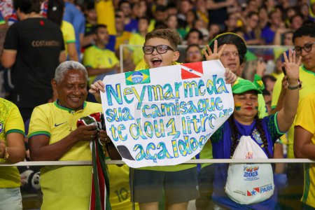 Téléchargez les photos : Belem (PA), Brésil 09 / 08 / 2023 Mouvement de fans avant le match entre le Brésil et la Bolivie, dans le premier tour des qualifications de la Coupe du monde 2026, à l'Estadio Estadual Jornalista Edgar Proenca - en image libre de droit
