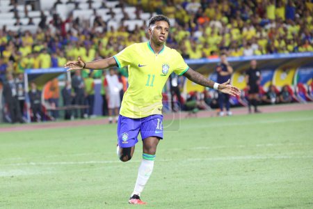 Téléchargez les photos : Belem (PA), 08 / 09 / 2023 Rodrygo de l'équipe brésilienne marque et célèbre son deuxième but dans un match entre le Brésil et la Bolivie, dans le premier tour des qualifications de la Coupe du monde 2026 - en image libre de droit