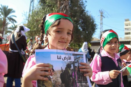 Téléchargez les photos : Des enfants palestiniens participent à une marche scoute marquant l'anniversaire du désengagement israélien de Gaza. 11 septembre 2023, Gaza, Palestine - en image libre de droit