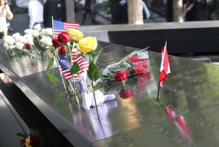 Téléchargez les photos : Cérémonie commémorative du 11 septembre 22e anniversaire à New York. 11 septembre 2023, New York, États-Unis : Cérémonie commémorative du 22e anniversaire du 11 septembre à New York en présence du vice-président américain Kamala Harris - en image libre de droit