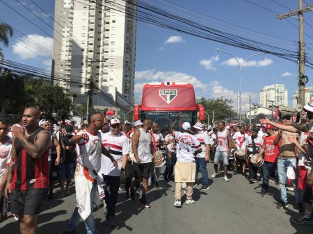 Photo for Sao Paulo (SP), Brazil 16/09/2023 - Sao Paulo fans gave a great reception as the team left Barra Funda to Guarulhos Airport for the first game against Flamengo on Sunday ( 17) in Rio de Janeiro at the end of the Copa Brasil. - Royalty Free Image