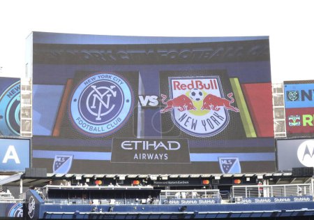 Foto de 16 de septiembre de 2023 - Nueva York, Estados Unidos: Partido de fútbol entre NYCFC y New York Red Bulls en Yankees Stadium, Bronx, Nueva York. - Imagen libre de derechos