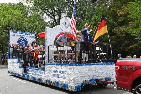 Téléchargez les photos : 16 septembre 2023 - New York, USA : Le Steuben Day Parade germano-américain devient l'un des plus grands défilés et festivals de la Cinquième Avenue à New York. - en image libre de droit