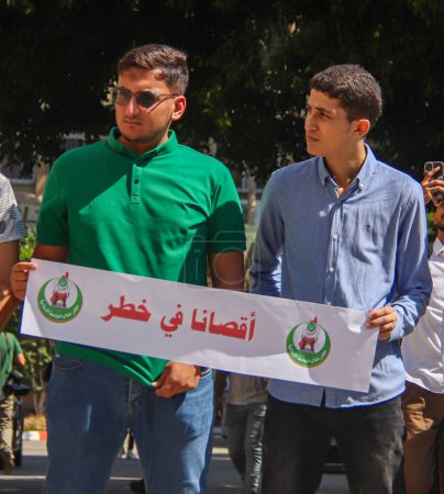 Téléchargez les photos : Les Palestiniens participent à un stand de solidarité. 18 septembre 2023, Gaza, Palestine : Des Palestiniens participent à un stand de solidarité avec le Conseil étudiant de l'Université islamique pour soutenir la mosquée Al-Aqsa - en image libre de droit