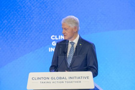 Téléchargez les photos : Clinton Global Initiative 2023 Meeting. 18 septembre 2023, New York, New York, États-Unis : L'ancien président Bill Clinton prend la parole lors de la réunion de la Clinton Global Initiative (CGI) au Hilton Midtown le 18 septembre 2023 à New York. - en image libre de droit