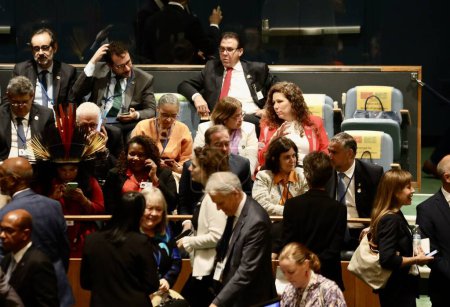 Téléchargez les photos : Lula parle à la 78e Assemblée générale des Nations Unies à New York. 19 septembre 2023, New York, États-Unis : Le président brésilien, Luis Inacio Lula Da Silva, prend la parole à la 78e session de l'Assemblée générale des Nations Unies à New York. L'Assemblée commence aujourd'hui (19) - en image libre de droit
