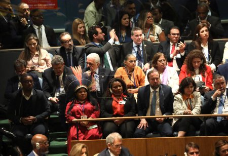 Téléchargez les photos : Lula parle à la 78e Assemblée générale des Nations Unies à New York. 19 septembre 2023, New York, États-Unis : Le président brésilien Luis Inacio Lula Da Silva prend la parole à la 78e session de l'Assemblée générale des Nations Unies à New York en présence de dignitaires politiques - en image libre de droit
