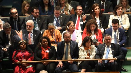 Téléchargez les photos : Lula parle à la 78e Assemblée générale des Nations Unies à New York. 19 septembre 2023, New York, États-Unis : Le président brésilien Luis Inacio Lula Da Silva prend la parole à la 78e session de l'Assemblée générale des Nations Unies à New York en présence de dignitaires politiques - en image libre de droit
