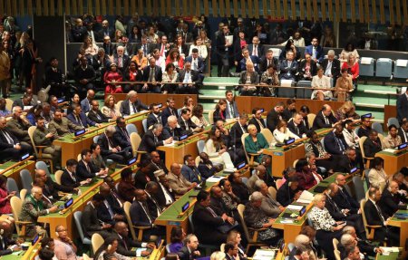 Foto de Lula habla en la 78ª Asamblea General de la ONU en Nueva York. 19 de septiembre de 2023, Nueva York, Estados Unidos: El presidente brasileño, Luis Inácio Lula Da Silva, habla en la 78ª sesión de la Asamblea General de las Naciones Unidas en Nueva York con la presencia de dignatarios políticos - Imagen libre de derechos