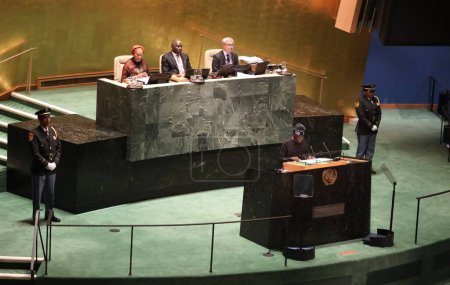 Téléchargez les photos : Le président du Nigéria, Bola Ahmed Tinubu, prend la parole à la 78e Assemblée générale des Nations Unies à New York. 19 septembre 2023, New York, USA : Le Président du Nigeria, Bola Ahmed Tinubu, prend la parole à la 78ème session de l'Assemblée générale des Nations Unies à New York. - en image libre de droit