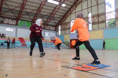 Téléchargez les photos : Tournoi Palestinien de Baseball Féminin 5 en préparation pour la Coupe du Monde de Baseball Féminin 2023 en Indonésie en novembre prochain. 24 septembre 2023 Gaza, Palestine : La Fédération Palestinienne de Baseball et Softball - en image libre de droit
