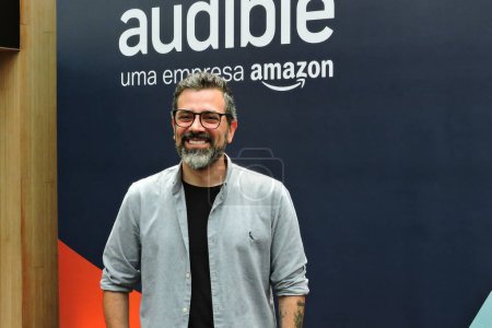 Foto de Sao Paulo (SP), 10 / 03 / 2023 - Amazon presentó su nueva aplicación de audiolibro, Audible. - Imagen libre de derechos