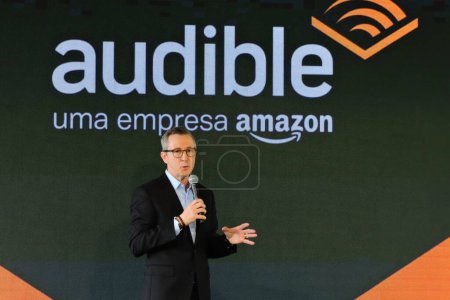 Téléchargez les photos : Sao Paulo (SP), 10 / 03 / 2023 - Amazon a présenté sa nouvelle application de livre audio, Audible. - en image libre de droit