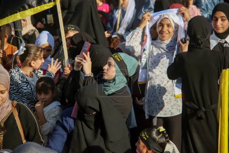 Téléchargez les photos : Marche des partisans du Jihad Islamique Palestinien. 6 octobre 2023. Gaza, Palestine : Des partisans du Jihad Islamique Palestinien participent à une marche à l'occasion du 36ème anniversaire de la fondation du mouvement - en image libre de droit