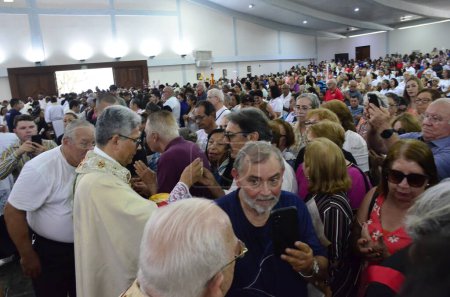 Téléchargez les photos : Natal (RN), 10 / 07 / 2023 Inauguration de Dom Joao Santos Cardoso, en tant que nouvel archevêque de Natal RN, ce samedi matin (07), à la cathédrale métropolitaine du Natal. Plus de 5 mille fidèles remplissent la cathédrale du Natal - en image libre de droit