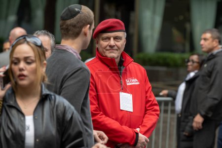 Photo for Rally And Vigil Held In New York City To Stand With Israel After Hamas Attack. October 10, 2023, New York, New York, USA: Curtis Sliwa attends a New York Stands With Israel vigil and rally on October 10, 2023 in New York City. - Royalty Free Image