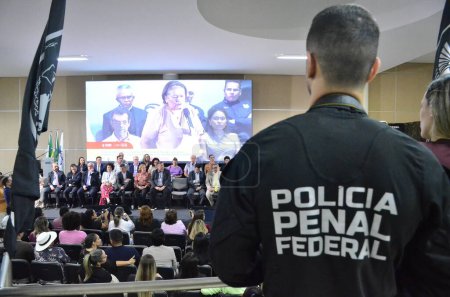 Foto de Natal (RN), Brasil 10 / 11 / 2023 - El ministro de Justicia, Flavio Dino, y la gobernadora de Rio Grande do Norte, Fátima Bezerra, anuncian un proyecto para ampliar el sistema penitenciario en el estado. - Imagen libre de derechos