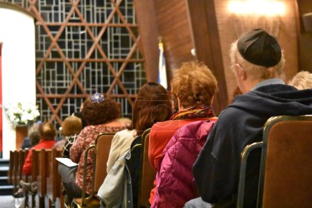 Photo for Temple Beth Tikvah holds a vigil and prayer service for Israel in Wayne. October 12, 2023, Wayne, New Jersey, USA: Temple Beth Tikvah holds a vigil and prayer service for Israel in Wayne, New Jersey. - Royalty Free Image