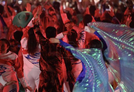Foto de Sebastian Yatra se presenta en la Ceremonia de Apertura de los Juegos Panamericanos 2023 en Santiago. 20 de octubre de 2023, Santiago de Chile: Sebastian Yatra y otras bandas musicales se presentan durante la Ceremonia de Apertura del Juego Panamericano 2023 - Imagen libre de derechos