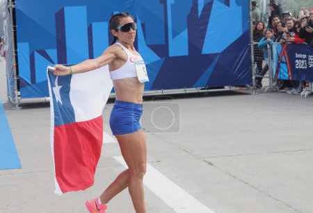 Téléchargez les photos : Femmes 42,2 KM Marathon Race of Pan American Games. 22 octobre, Santiago, Chili : La course de marathon féminine de 42,2 km des Jeux panaméricains qui se déroule au parc Higgins à Santiago, Chili, a été remportée par Citlali Cristian du Mexique - en image libre de droit