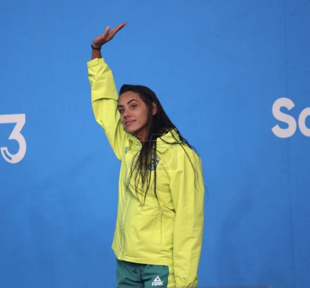 Foto de SANTIAGO (CHL), 23 / 10 / 2023: Ceremonia de medalla en el pecho femenino de 200 metros ganada por los canadienses SYDNEY PICKREM (oro) y KELSEY LAUREN WOG (plata) y la brasileña ASSIS DA SILVA G (bronce) en el Centro Acuático Parque Nacional Estadio. - Imagen libre de derechos