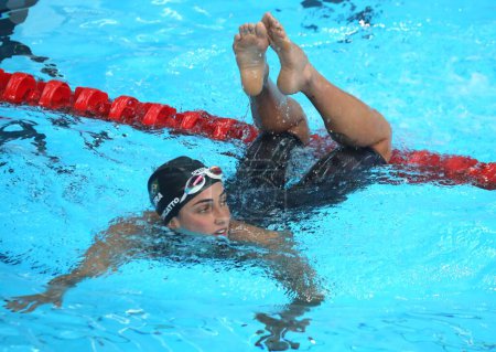 Téléchargez les photos : SANTIAGO (CHL), 23 / 10 / 2023 : Le médaillé individuel féminin du 400 m a été remporté par la Canadienne ROUSSEAU Julie (or), l'Américaine BELL Lucerne (argent) et la Brésilienne RONCATTO Gabrielle (bronze) au Centre aquatique. - en image libre de droit