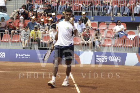 Photo for Santiago (Chile), 10/25/2023 -  Tennis match between Brazilian tennis player Thiago Monteiro against Chilean Gonzalo Lama, on the central court, at the Nacional stadium in Santiago in Chile - Royalty Free Image