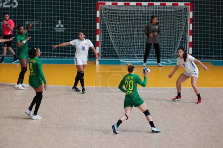 Photo for Vina del Mar (Chile), 10/28/2023 - Match between Brazil and Chile, who faced each other in the semi-final of women's handball at the Pan-American games. The Brazilian team won by the score of 30 x 10, the game - Royalty Free Image