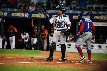 Téléchargez les photos : MARACAIBO, VENEZUELA - 31 / 10 / 2023 : Match de baseball Aguilas Cibaenas vs Tubaroes - en image libre de droit