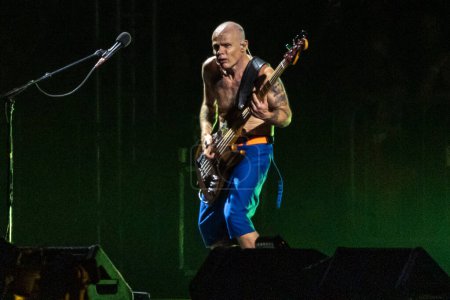 Foto de Sao Paulo (SP), Brasil 11 / 10 / 2023 - Espectáculo de la banda californiana Red Hot Chili Peppers como parte de la gira "Unlimited Love", en el estadio Morumbi, en Sao Paulo, por la noche este viernes, 10 de noviembre de 2023. - Imagen libre de derechos