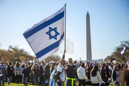 Téléchargez les photos : Rassemblement pro Israël à Washington DC. 14 novembre 2023, Washington DC, Maryland, États-Unis : Beaucoup de gens se sont rassemblés au National Mall à Washington DC lors d'un rassemblement pro-israélien mardi (14), pour montrer leur solidarité avec Israël et combattre - en image libre de droit
