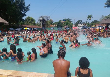 Foto de RIO DE JANEIRO (RJ), 15 / 11 / 2023 - CLIMA / CLIMA / PISCINA - Con temperaturas superiores a los 40 años, los residentes de Río buscan playas y piscinas para refrescarse en un día caluroso. - Imagen libre de derechos