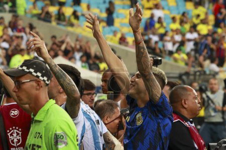 Téléchargez les photos : Rio de Janeiro (RJ), 21 / 11 / 2023 - L "équipe argentine célèbre la victoire, dans un match entre le Brésil et l'Argentine, valable pour les qualifications de la Coupe du monde 2026, qui se tient au stade Maracana, ce mardi - en image libre de droit