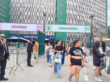 Photo for SAO PAULO (SP), Brazil 11/23/2023 - Queue removed Tickets and Merchandise Kit for the Taylor Swift Show, which takes place on 24/25 and 26/11 at Allianz Parque, in Sao Paulo - Royalty Free Image