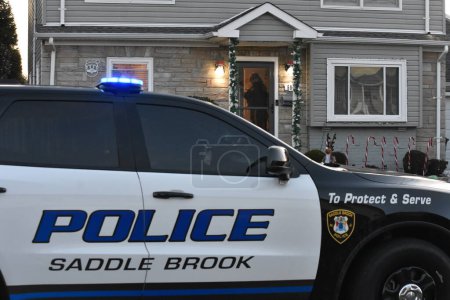 Photo for Suspects attempted to burglarize a house in Fair Lawn and stole a vehicle in Saddle Brook. November 25, 2023, Fair Lawn, New Jersey, USA: Suspects attempted to break into a house in Fair Lawn and then stole a vehicle in Saddle Brook. - Royalty Free Image