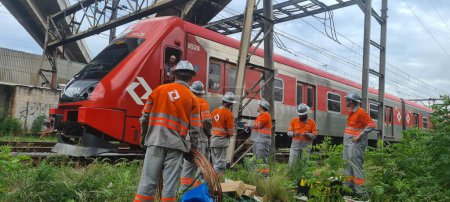 Photo for SAO PAULO (SP), Brazil11/29/2023  - Maintenance employees from CPTM (Companhia Paulista de trains) carry out maintenance on Line 9 at Bras station after discovering the theft of copper wires. - Royalty Free Image